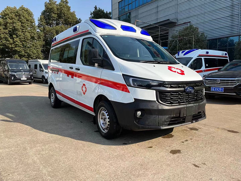 2023款福特V362救護車